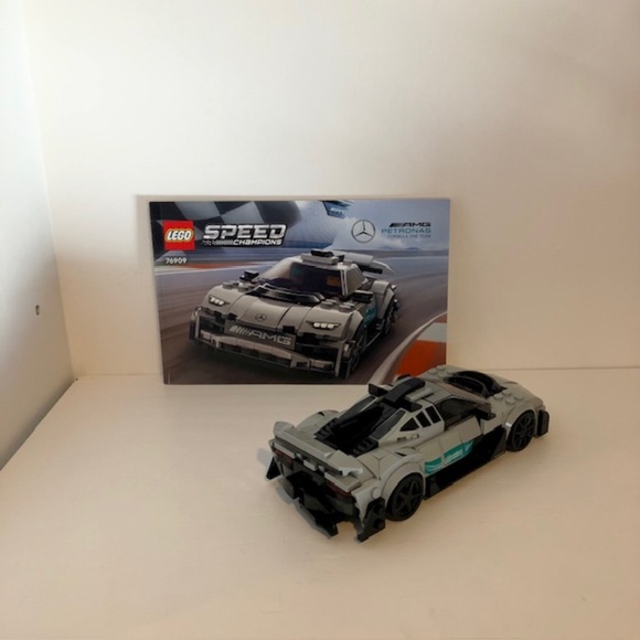 Lego Speed Mercedes-AMG F1 W12 E Performance & Mercedes-AMG Project One Full Set - Picture 3 of 6